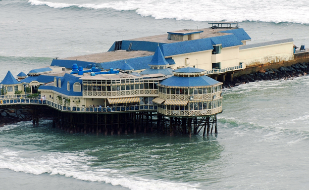 La Rosa Náutica Multan a un conocido restaurante por entregar cartas